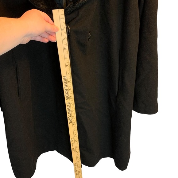 Liz Claiborne Black Faux Fur Collar Long Pea Coat. Size Large. - Picture 4 of 13